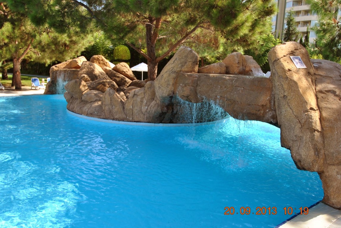 imagini hotel TITANIC LARA